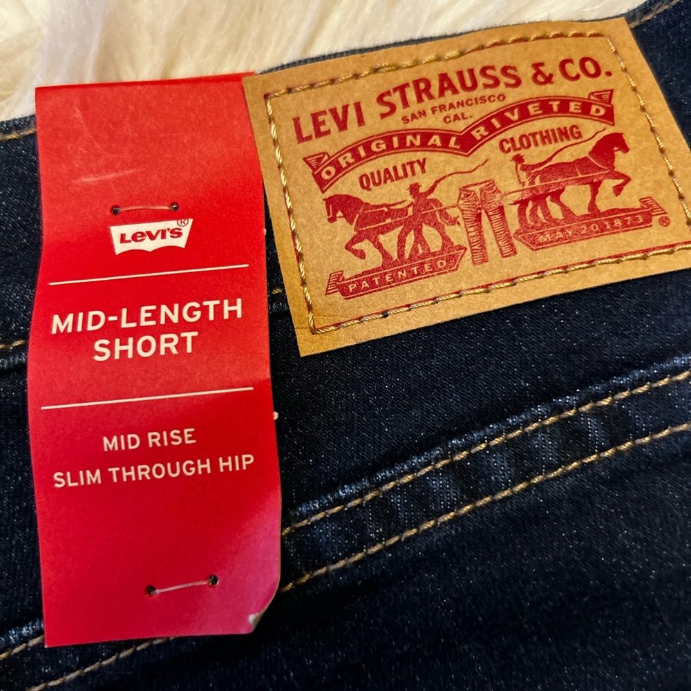 NWT LEVI’S Mid-Length Dark Wash Jean Shorts - Picture 7 of 14